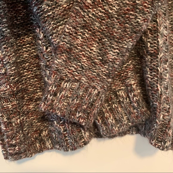 Wind River | Knit Sweater - Picture 6 of 11